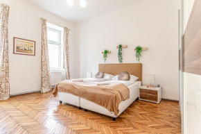 Chic Rooms in Shared 2BR Apartment for Long stays - 15 min to Center